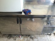  Продам двухдверный холодильный стол бу для ресторана